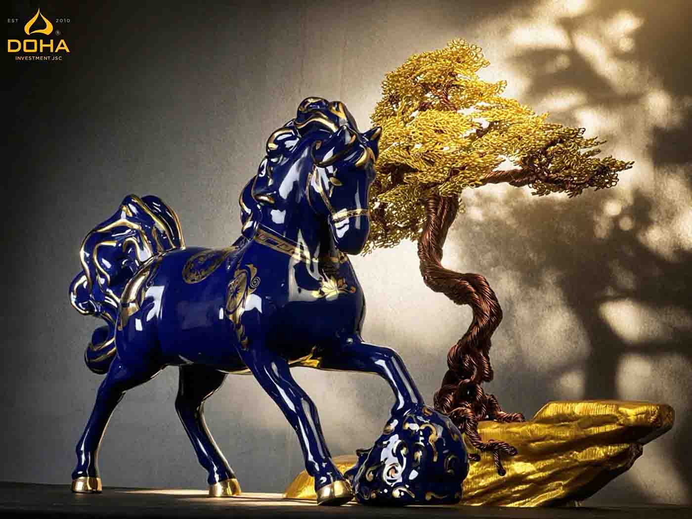 Bình Rượu con ngựa Doha sứ Mã Thượng Vân Vip Royal Darius 1000ml