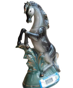 Chai-ruou-hinh-con-ngua-su-Nga-mau-xanh-ngoc