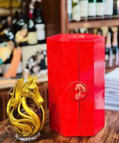 Bình rượu con ngựa Chiến Mã Hoàng Kim Imperius 2026