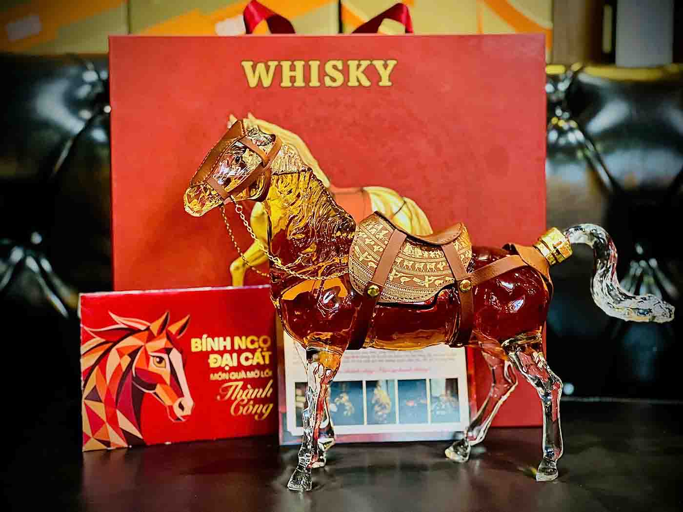 Chai rượu hình con ngựa Long Mã Đại Việt