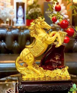 Rượu hình con ngựa Phú Quý Brandy Comte De La Feres XO 700ml