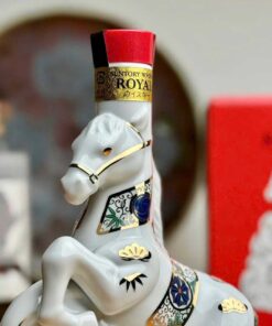 Bình rượu con ngựa Suntory Whisky Royal Nhật Bản